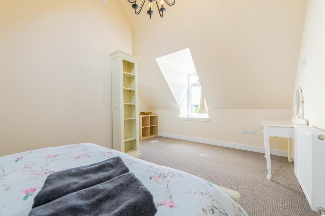 Newmilns Nether Newton - Sleeps 12, Hottub, Sauna, Private Garden מראה חיצוני תמונה
