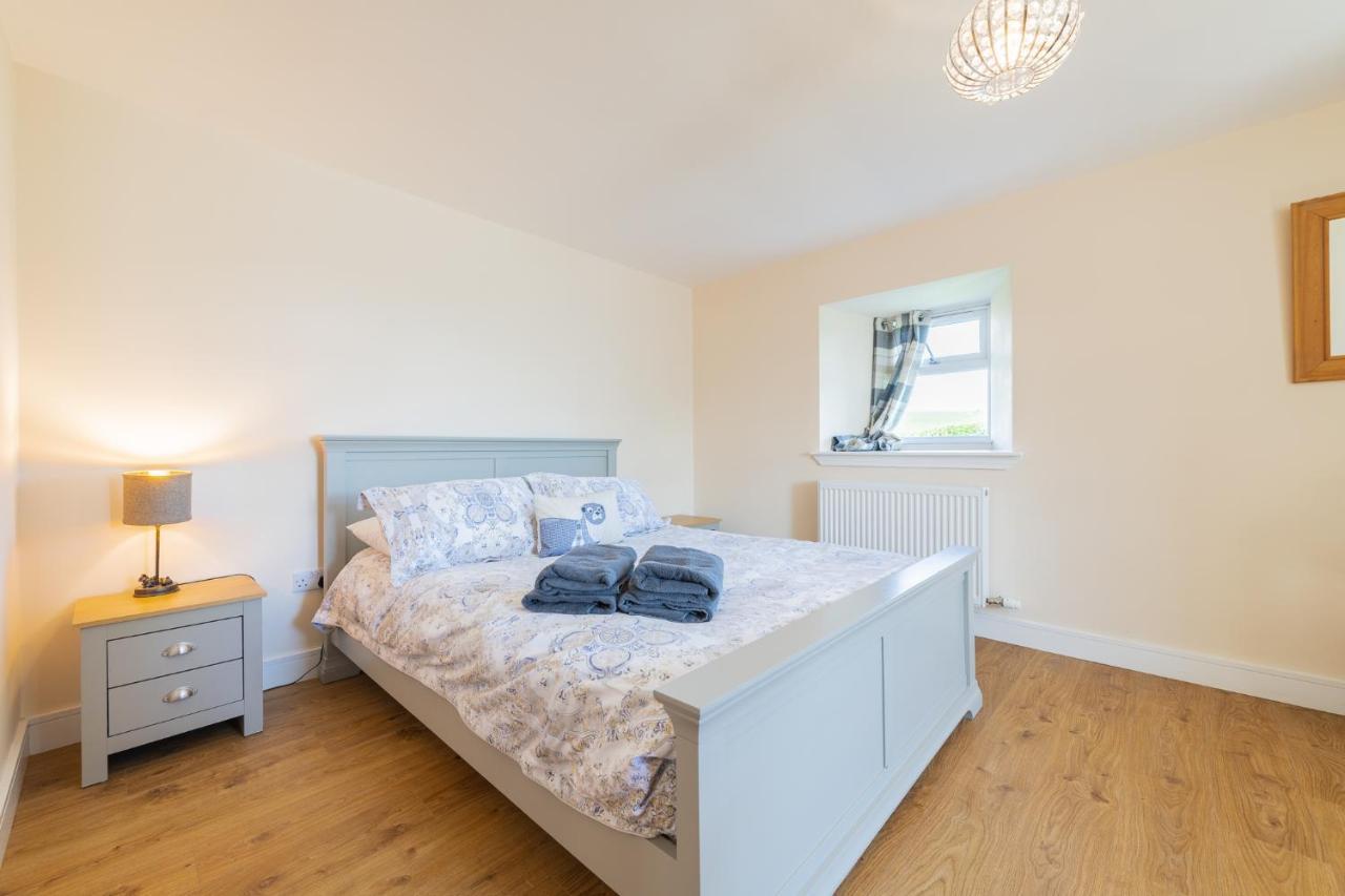 Newmilns Nether Newton - Sleeps 12, Hottub, Sauna, Private Garden מראה חיצוני תמונה