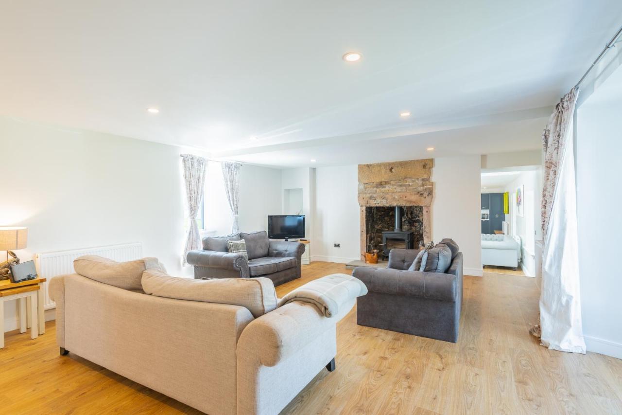Newmilns Nether Newton - Sleeps 12, Hottub, Sauna, Private Garden מראה חיצוני תמונה
