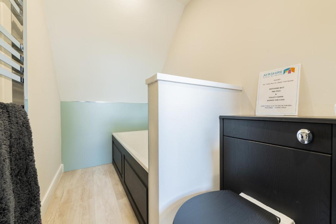 Newmilns Nether Newton - Sleeps 12, Hottub, Sauna, Private Garden מראה חיצוני תמונה