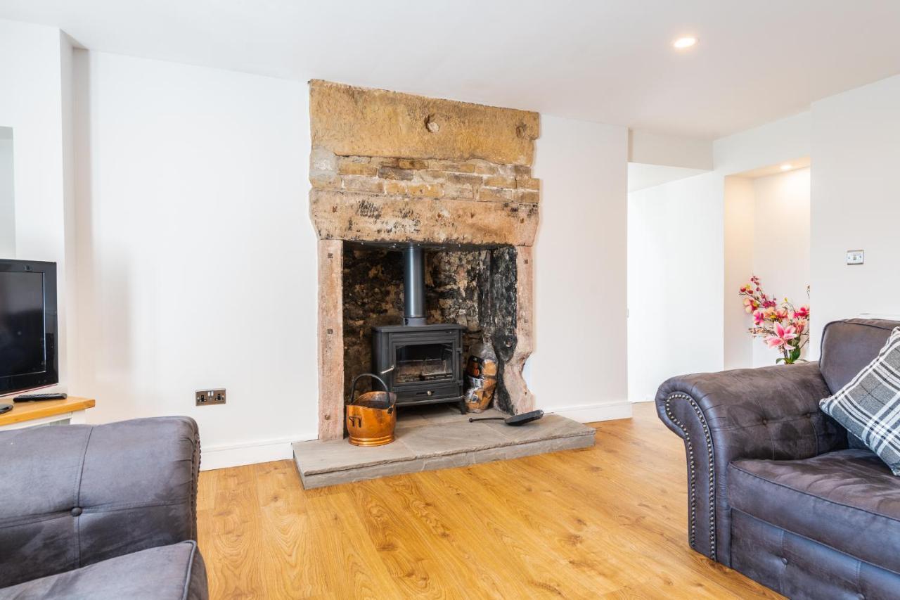 Newmilns Nether Newton - Sleeps 12, Hottub, Sauna, Private Garden מראה חיצוני תמונה