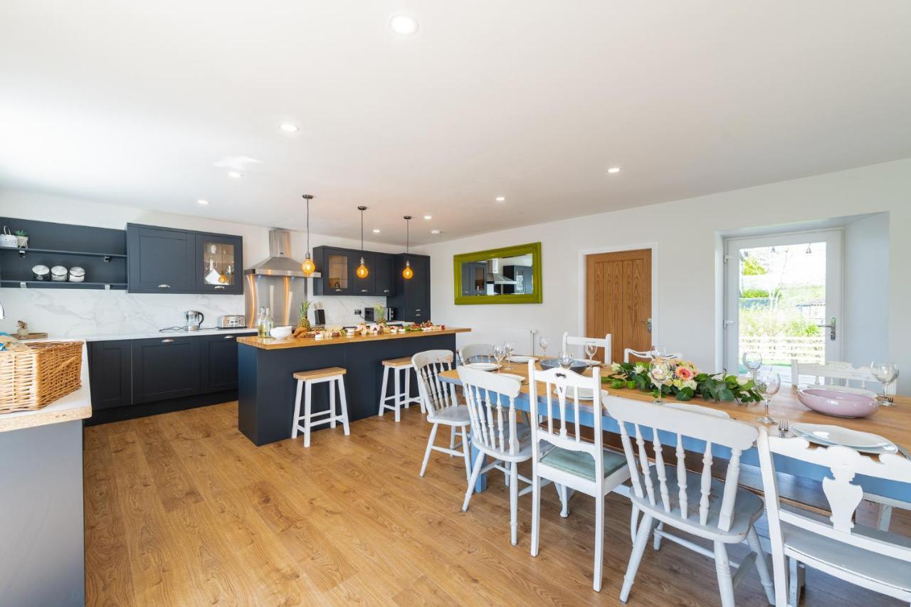 Newmilns Nether Newton - Sleeps 12, Hottub, Sauna, Private Garden מראה חיצוני תמונה