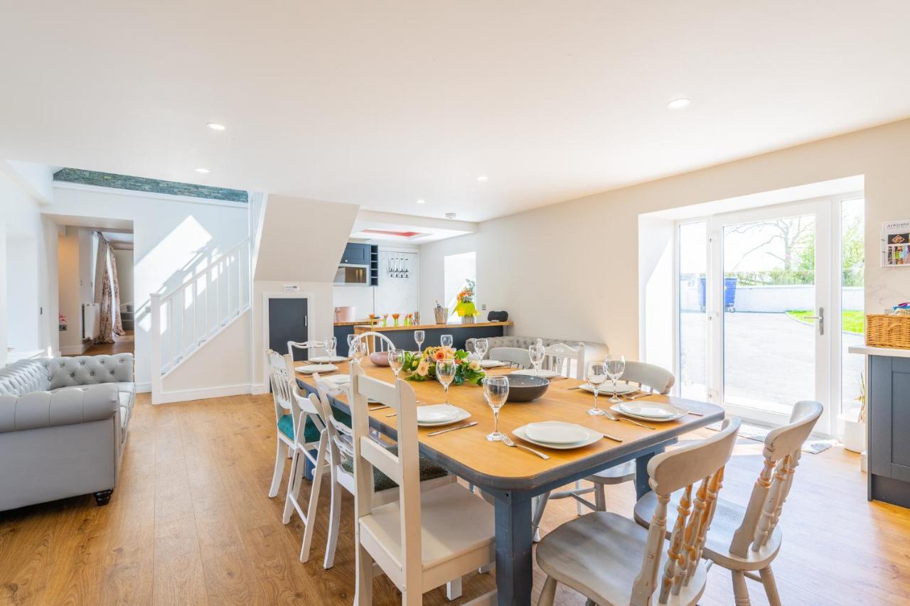 Newmilns Nether Newton - Sleeps 12, Hottub, Sauna, Private Garden מראה חיצוני תמונה
