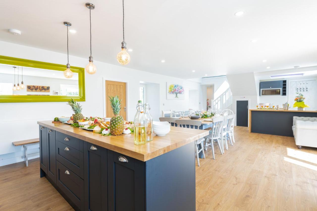 Newmilns Nether Newton - Sleeps 12, Hottub, Sauna, Private Garden מראה חיצוני תמונה