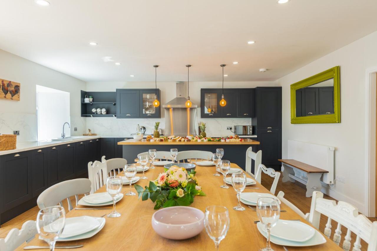 Newmilns Nether Newton - Sleeps 12, Hottub, Sauna, Private Garden מראה חיצוני תמונה